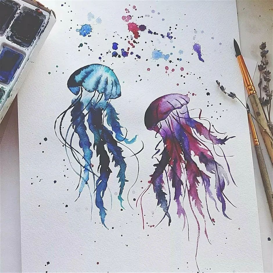 Медуза акварелью для скетчбука