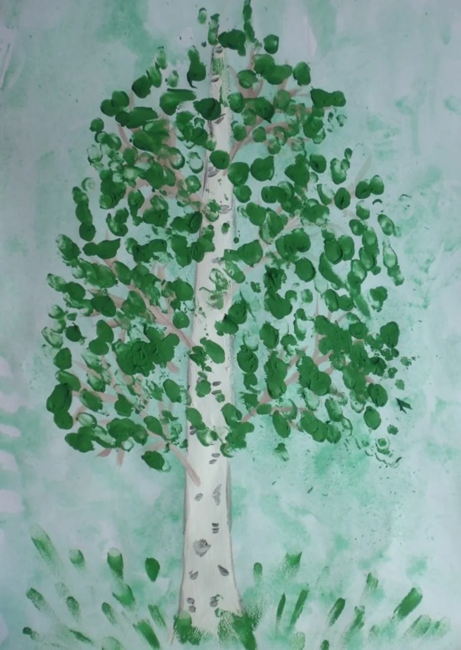 Рисование зеленый май. Рисование Березка в средней группе. Рисование березы в средней группе. Нетрадиционное рисование дерева. Дерево в нетрадиционной технике рисования.
