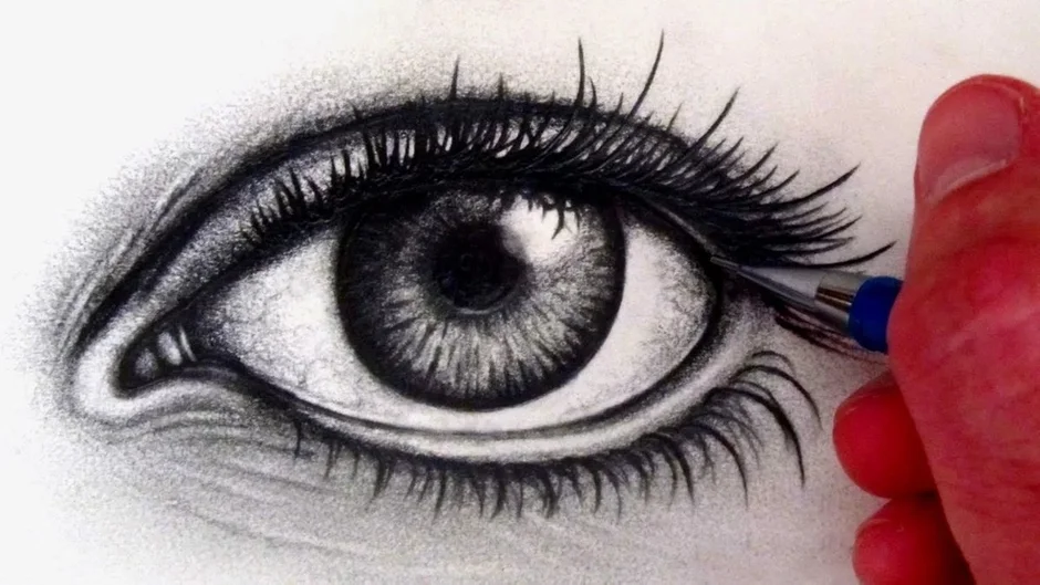 Глаз карандашом