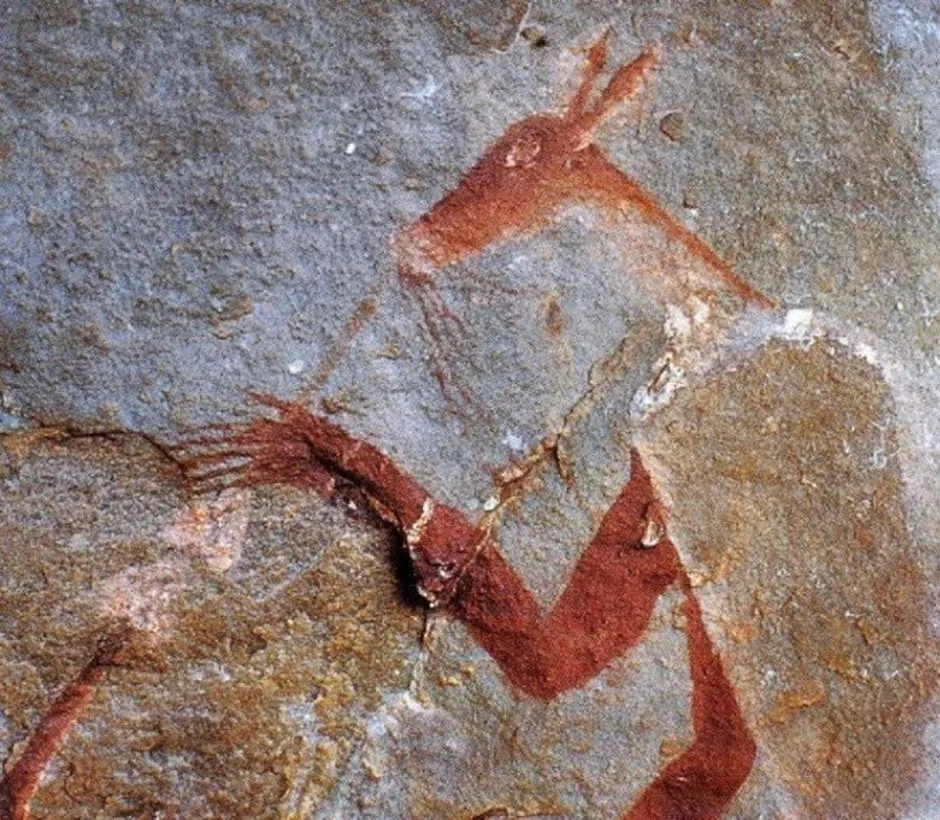 Наскальные рисунки древних людей фото